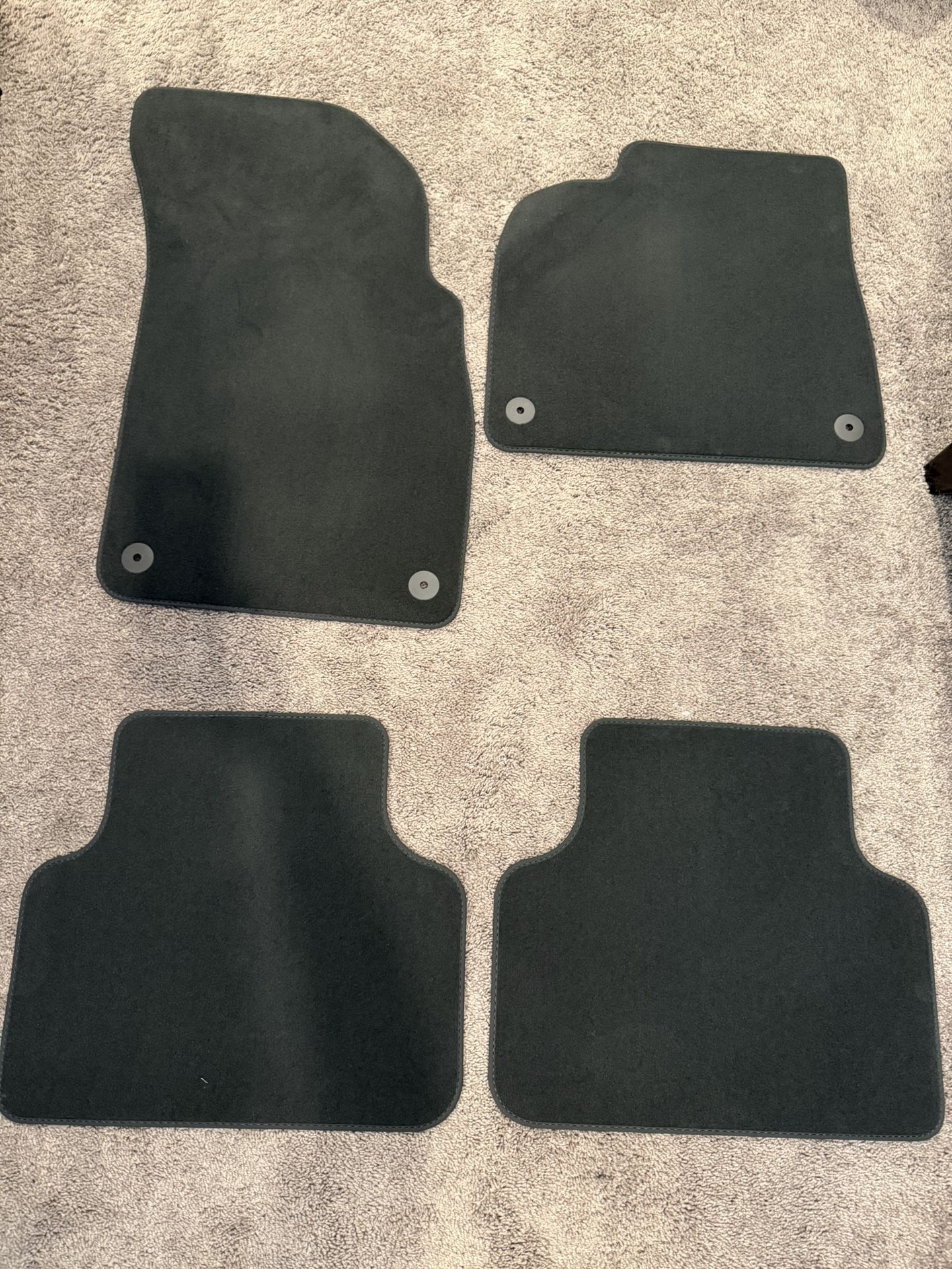 Audi Q8 Floor Mats *New