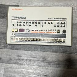 Roland TR-909 Vintage Drum Machine 1983 (pre 808)