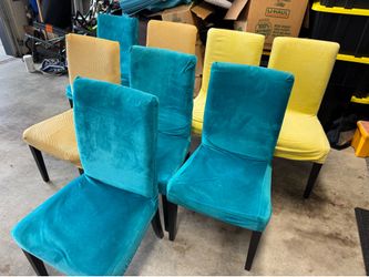 Eight free dining room chairs