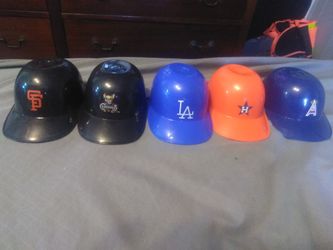 5 little plastic hats