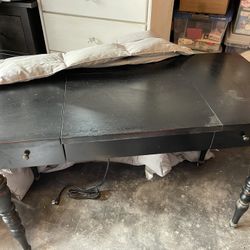 Vanity make up table