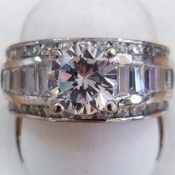 Sterling Silver Ring With Cubic Zirconium 