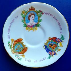 Vintage mid-century collectors plate QUEEN ELIZABETH Coronation Ceramic Crest