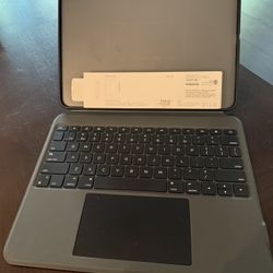 Apple Ipad Pro 13 M4Case And Keyboard With Pencil