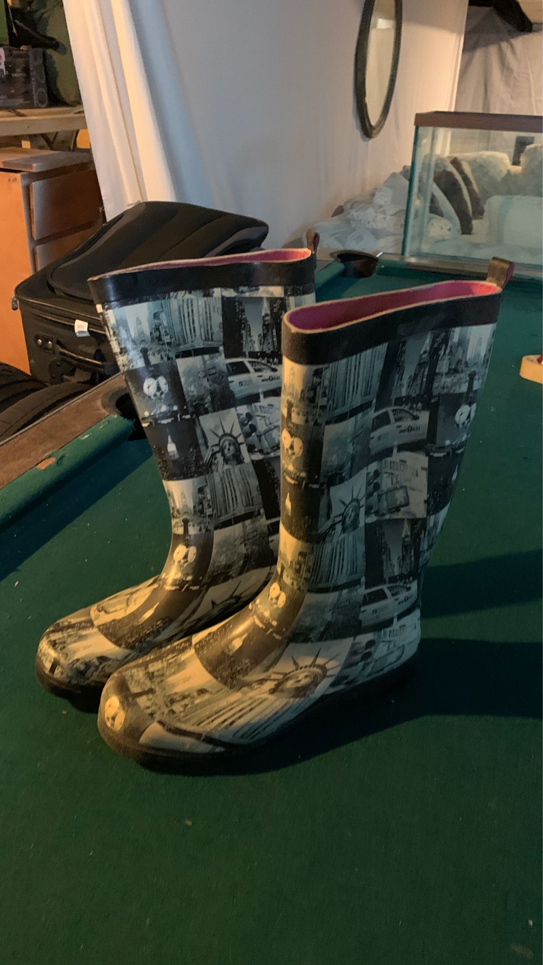 Capelli New York rain boots *FREE DELIVERY *