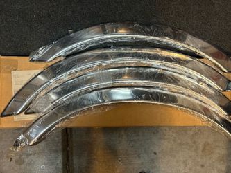 03-11 town car wheel trim sets
