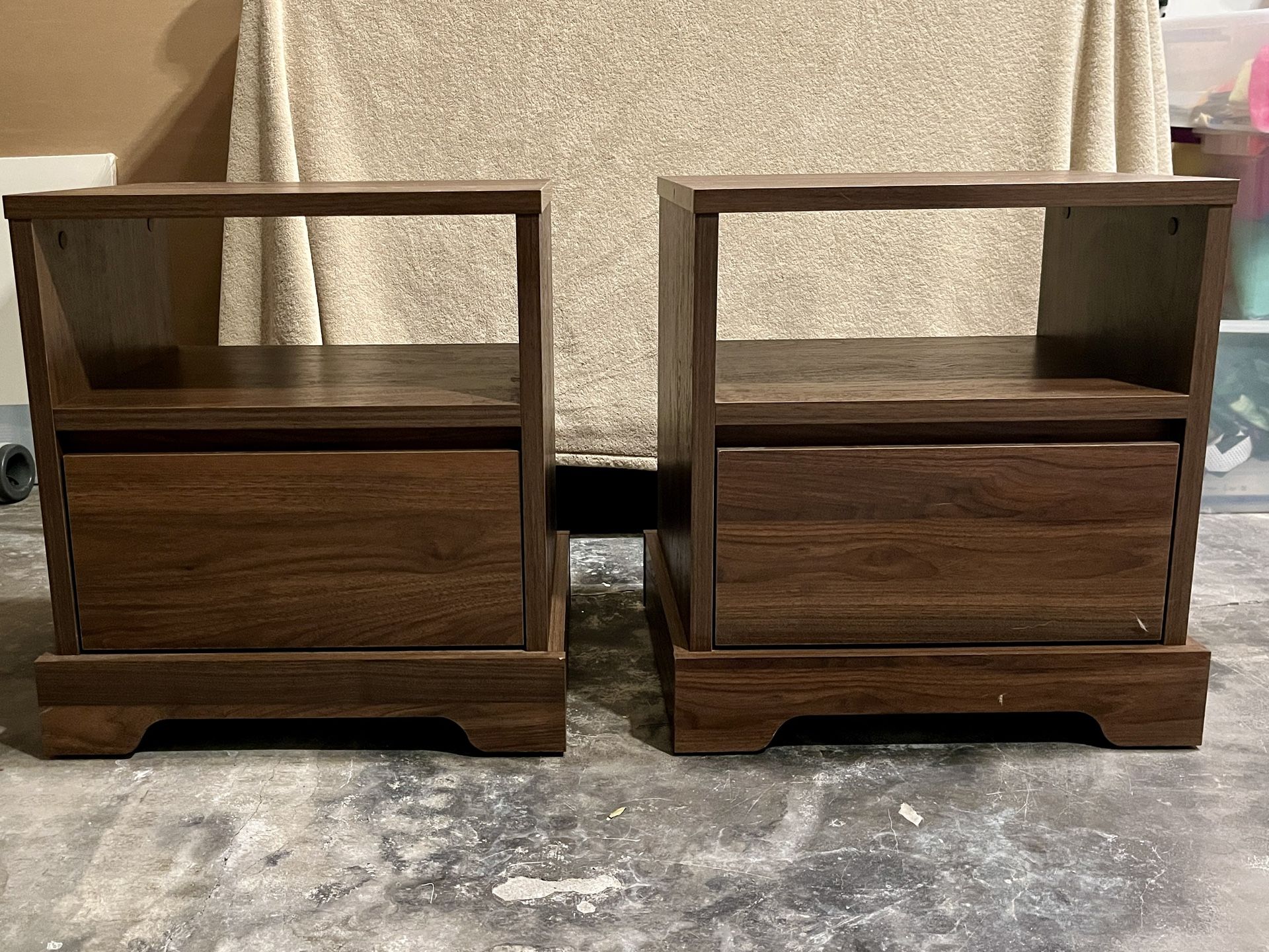2 Baxton Studio Banu Modern 1-Drawer Nightstands