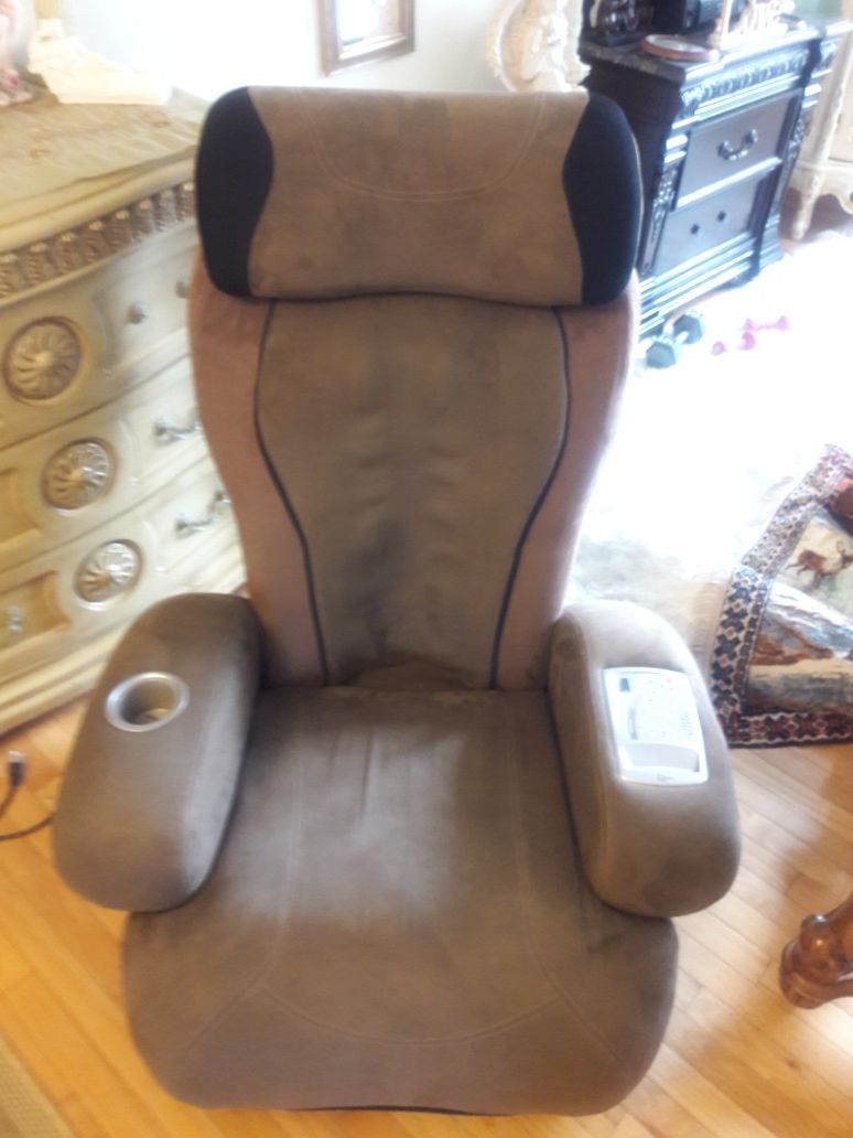 massage chair. valued at 600 offer. 150