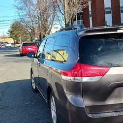 2011 Toyota Sienna