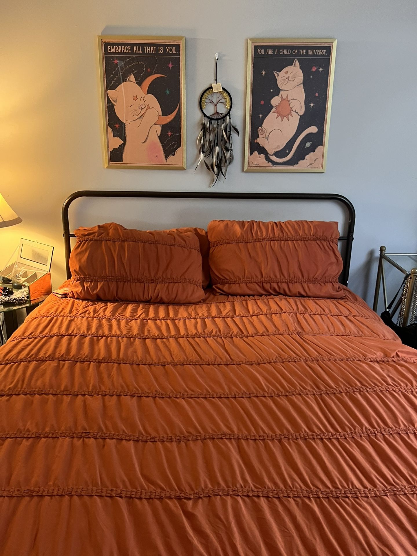 Bed Frame And Comforter