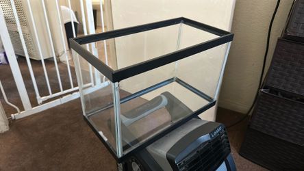5 Gallon fish tank
