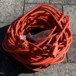 Intertek 100 Ft Indoor/Outdoor 3-Prong Orange Extension Cord