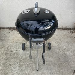 Weber Kettle Premium Charcoal Grill