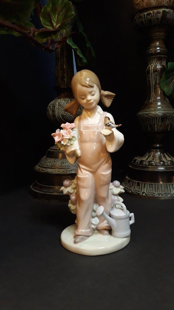 Lladro Figurine Titled "Spring" - #5217