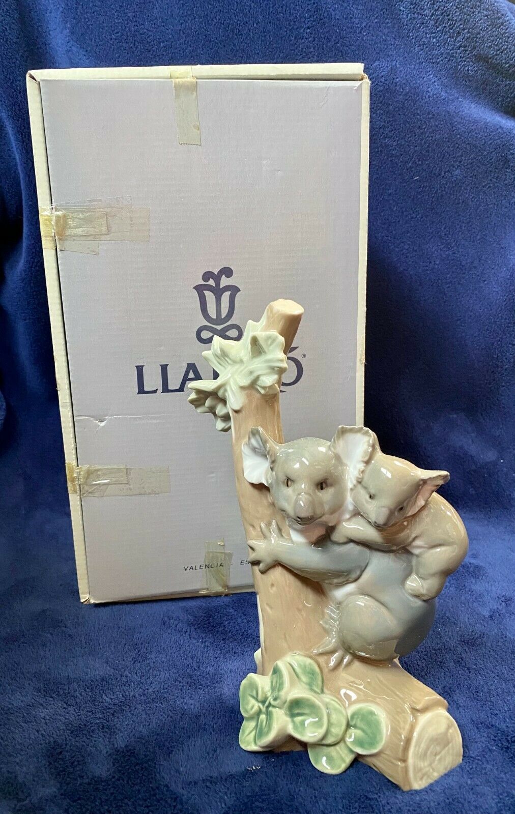 Lladro Koala Love Item # 5461 mother and baby RETIRED Mint condition w/ box 