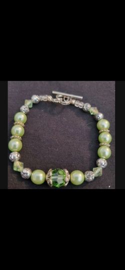 Green Pearl and Crystal Beaded Bracelet
