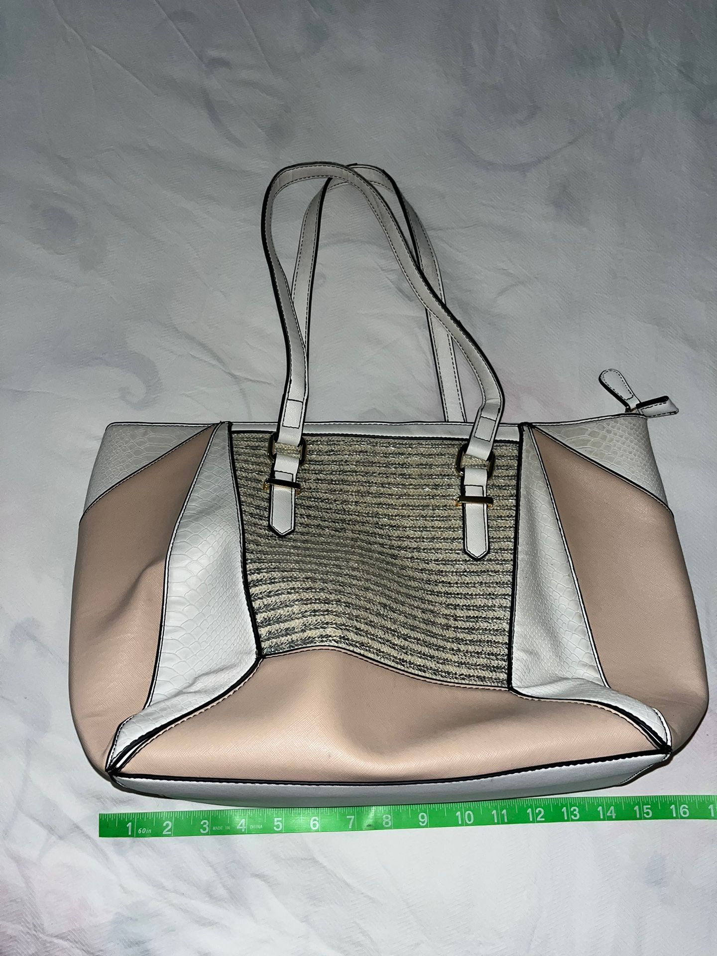 New Look White And Beige Tote Bag for Sale in Osbornville, NJ - OfferUp