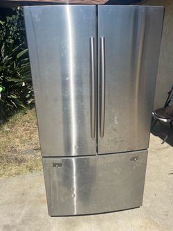 Refrigerator/ freezer - FREE