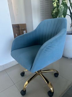 Modern Velvet Swivel Chair