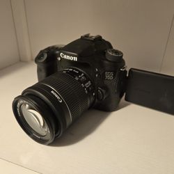 Canon EOS 70D DSLR Camera Kit – Excellent Condition
