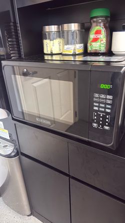 Black+Decker Black Countertop Microwave