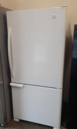 Kenmore Bottom Freezer White Refrigerator
