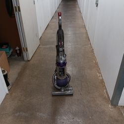 Dyson Vacuum 
