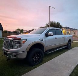 2017 Nissan Titan