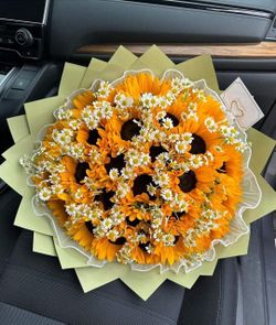 Ramo Buchon Flores Amarillas 