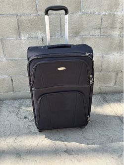 Traveling luggage good condition