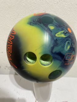 Columbia Tyrant bowling ball