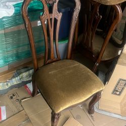 full set dinning room table chairs x2 with x1 leafs
