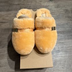 New Ugg Slippers Women’s Size 7
