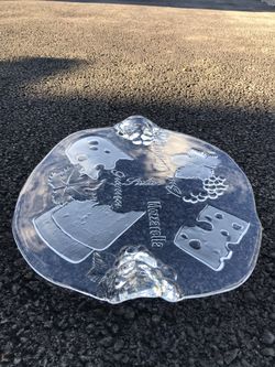 Glass cutting board heavy duty.