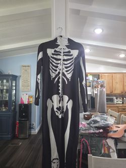 Skeleton costume