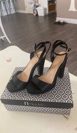 Size 9.5 high heel shoes