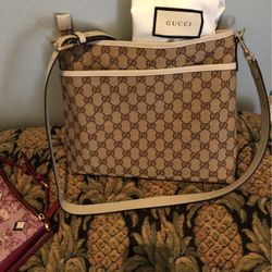 Auth Gucci Sign Ebony/beige Crossbody W/all Auth On https://offerup.com/redirect/?o=SXQuTmV3