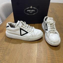 Prada shoes Authentic..