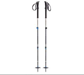 Pair of snow poles in an excellent condition