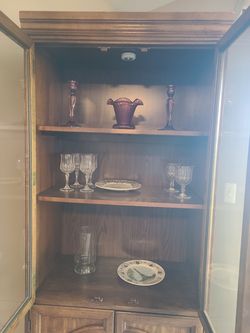 Vintage Lighted Hutch/Curio Cabinet H-76.5 in, W-32 in, D-19
