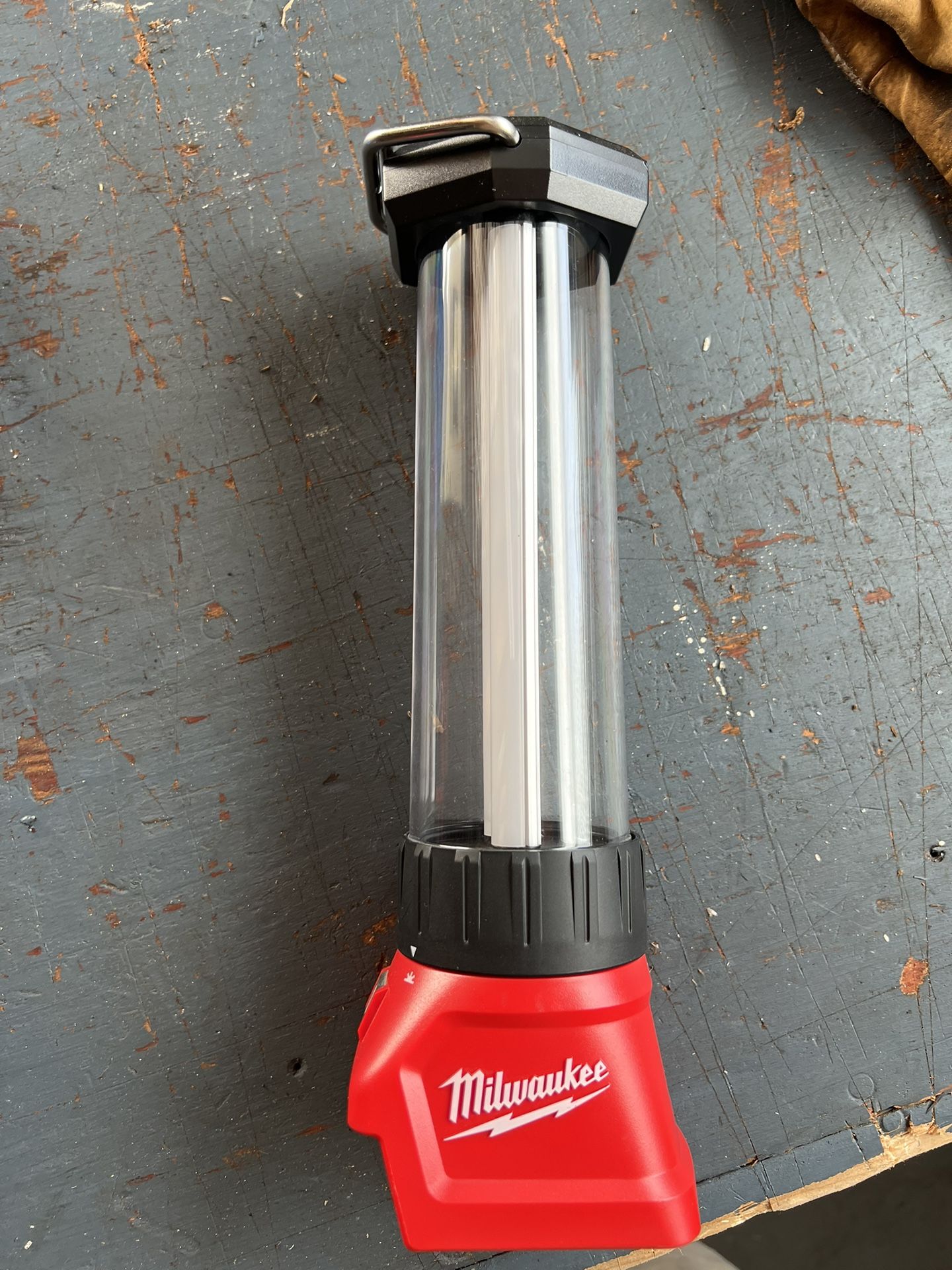 MILWAUKEE TROUBLE LIGHT
