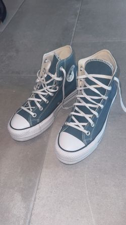 Women’s Vans Pumas Converse Etc Size 8-8.5