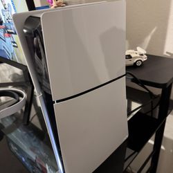 Sony PlayStation 5 Console With Samsung G51c  32’’  QHD Gaming Monitor 