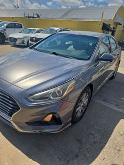 2019 HYUNDAI SONATA SE