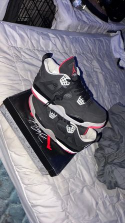 Air Jordan 4 Retro Bred Sneakers