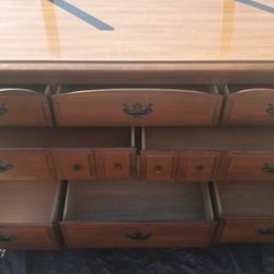 Johnson Carper 8 Drawer Dresser W/Mirror