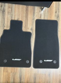 OEM Cadillac CT4-V / CT4-V Blackwing V-Series Front Floor Mats – Brand new