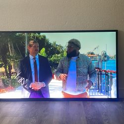 Tv For Parts Or Could Be Used But Has Issues