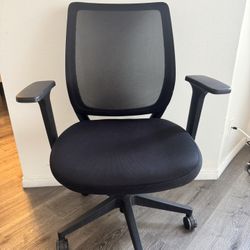 Black Adjustable Office Chair