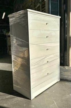 Five drawers dresser